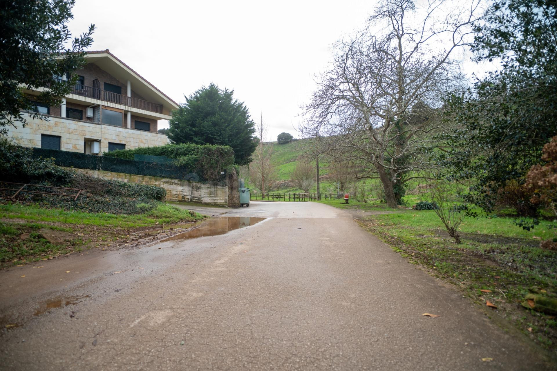 CASA CON TERRENO EN OREÑA - foto 2