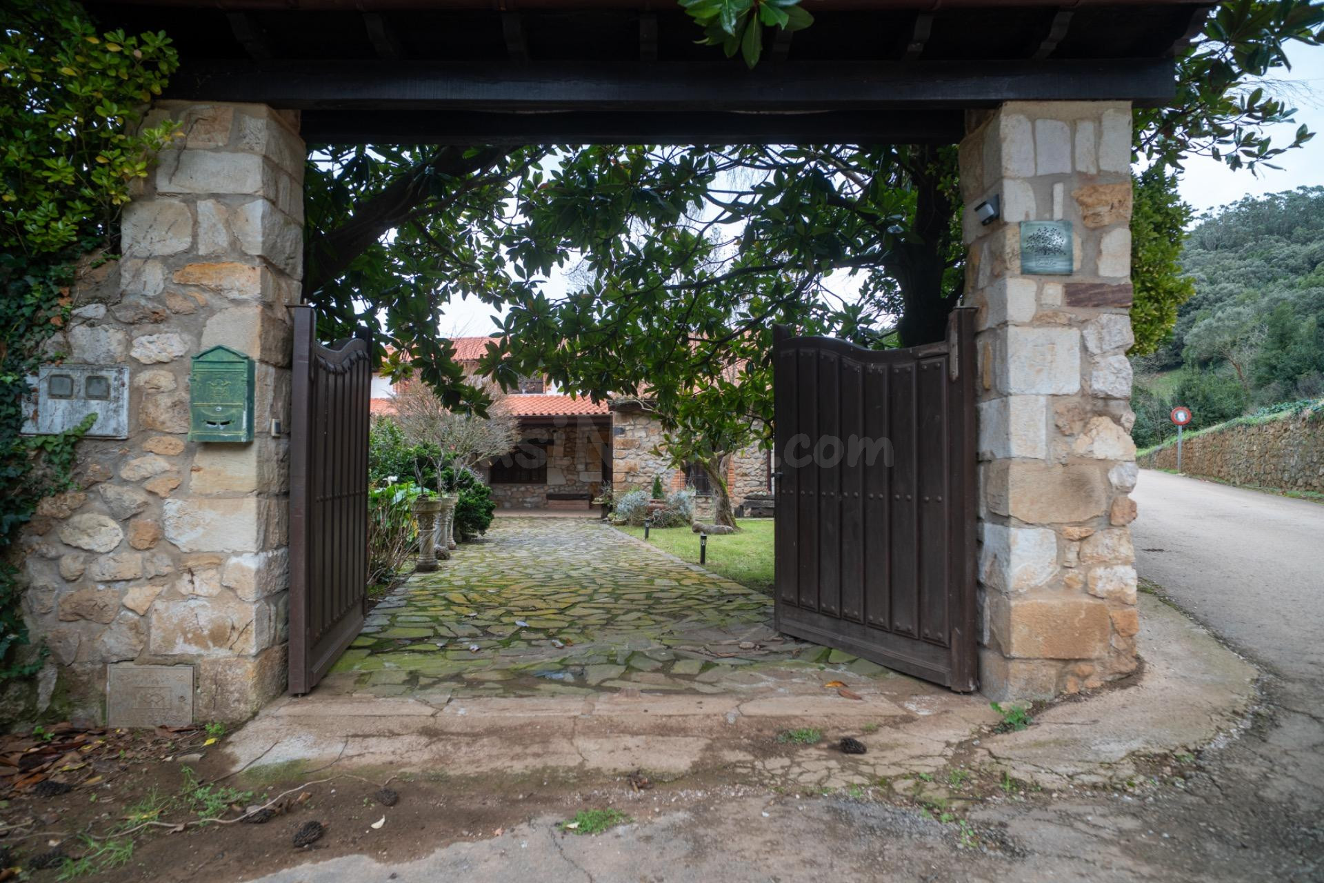 CASA CON TERRENO EN OREÑA - foto 4