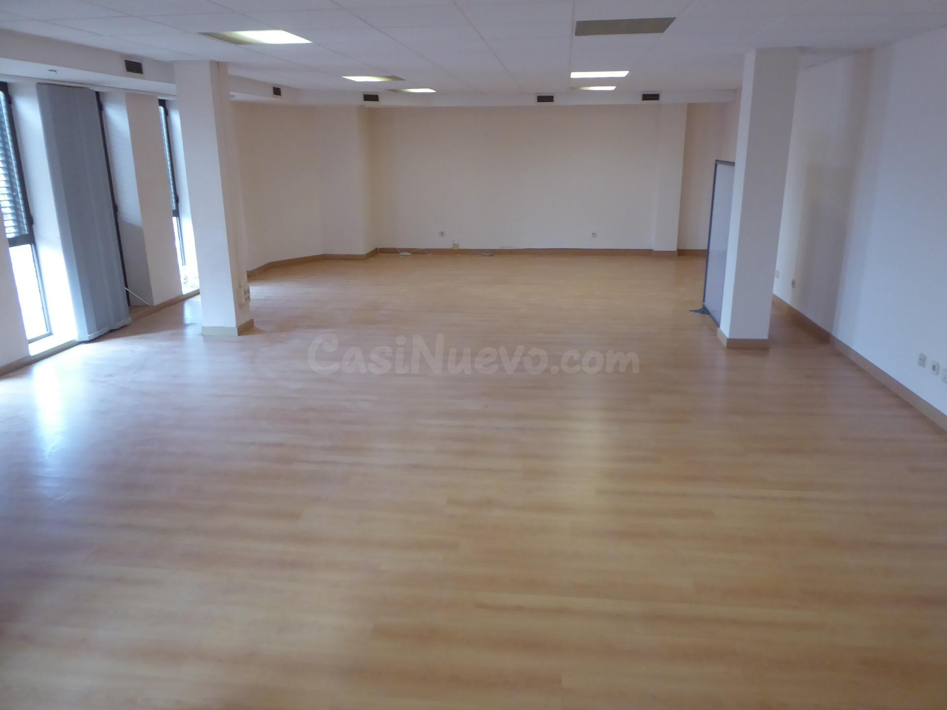 Despatx de lloguer a Manresa -cra. Cardona