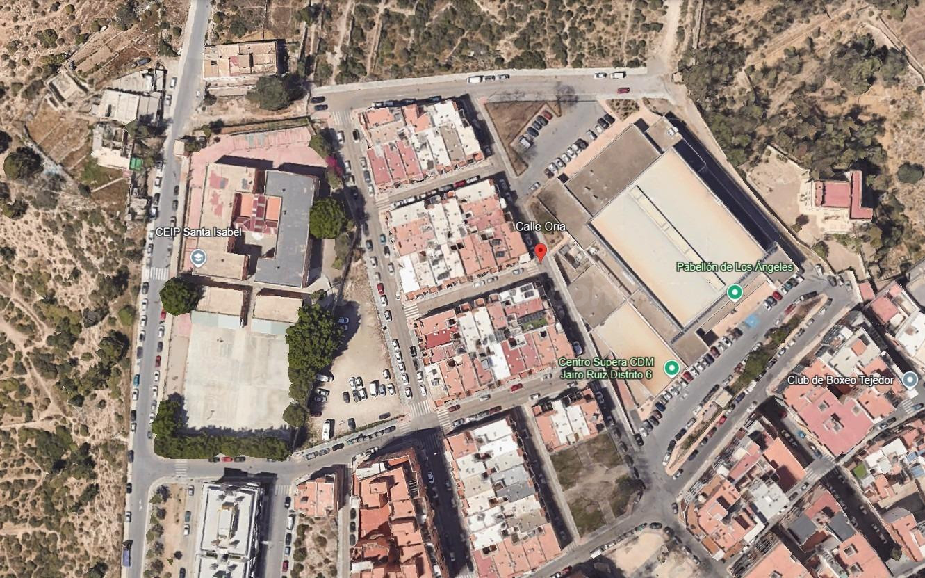 CASA ADOSADA EN CL ORIA