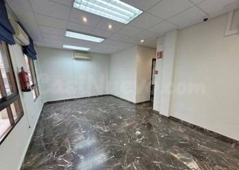Piso en venta situado en una de las calles más comerciales e - foto 3