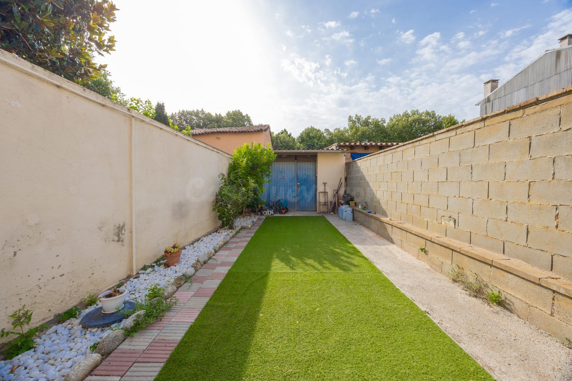 PIS PLANTA BAIXA AMB JARDÍ - MANLLEU