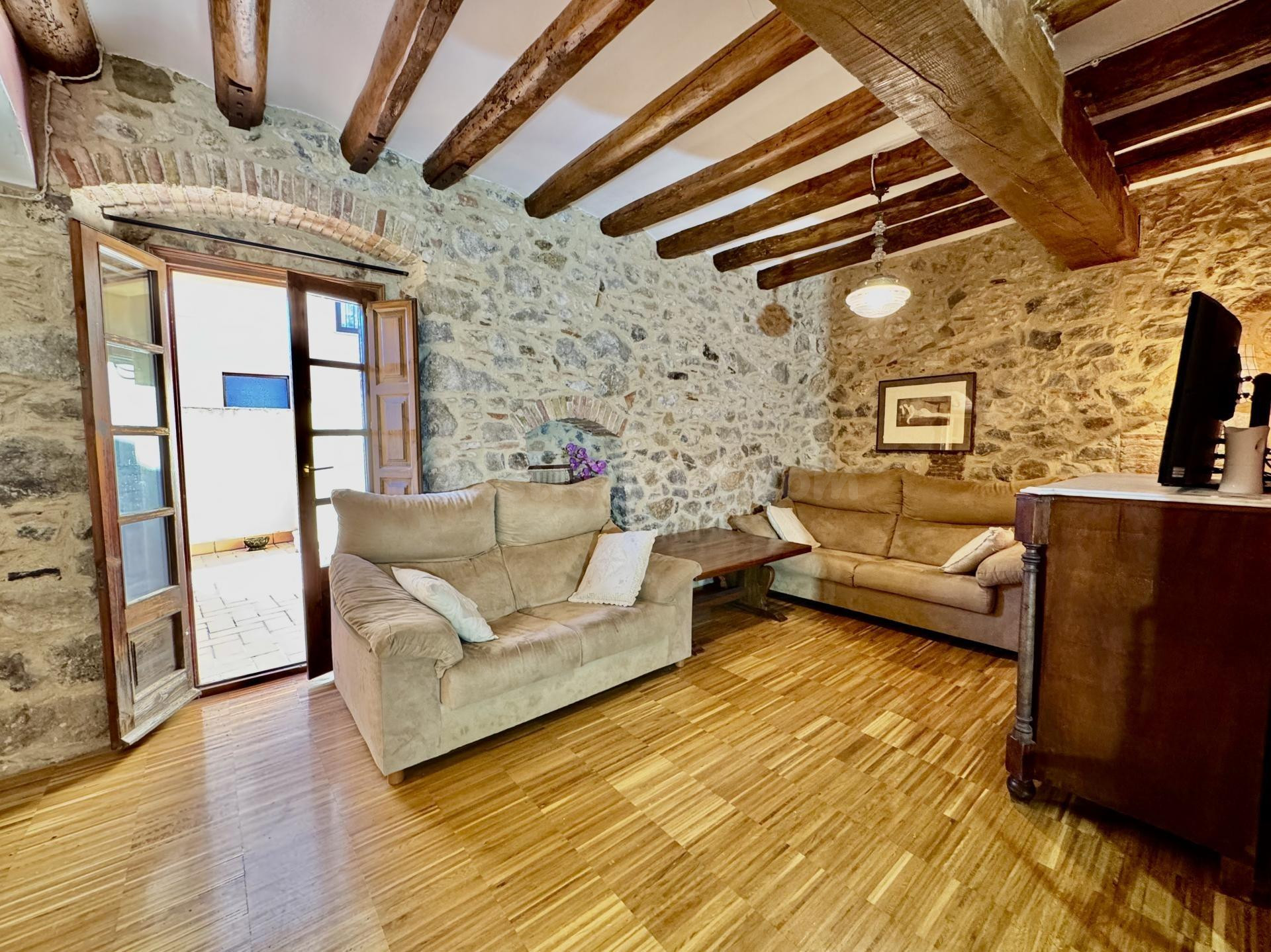 CASA DE POBLE EN VENDA REFORMADA A TORROELLA DE MONTGRÍ