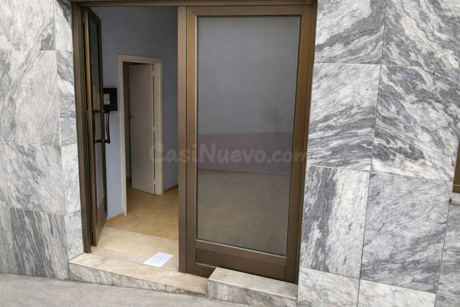 Local Comercial en Planta Baja - Urbanización Ciudad Jardín - foto 5