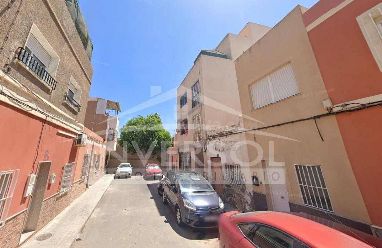 VIVIENDA EN CALLE TRUENO, ALMERIA