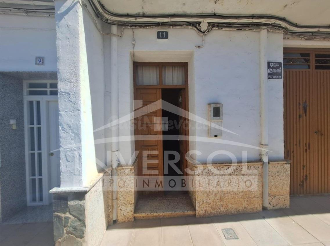 CASA ADOSADA EN FIÑANA