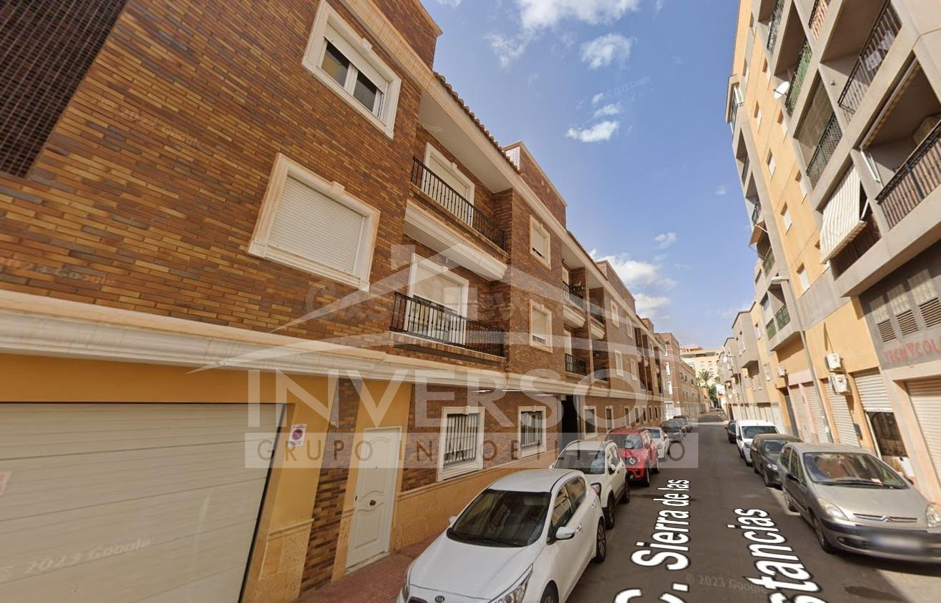 VIVIENDA EN CALLE SIERRA ALMAGRERA