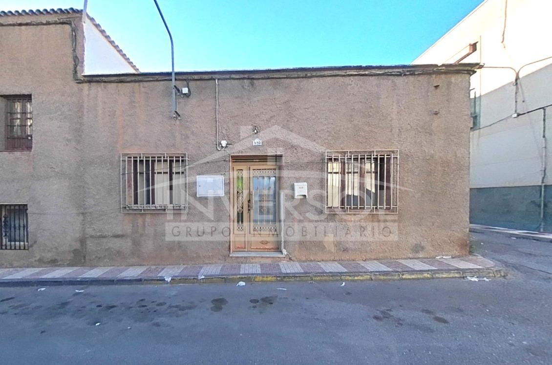 CASA ADOSADA EN EL PUENTE DEL RIO, ADRA