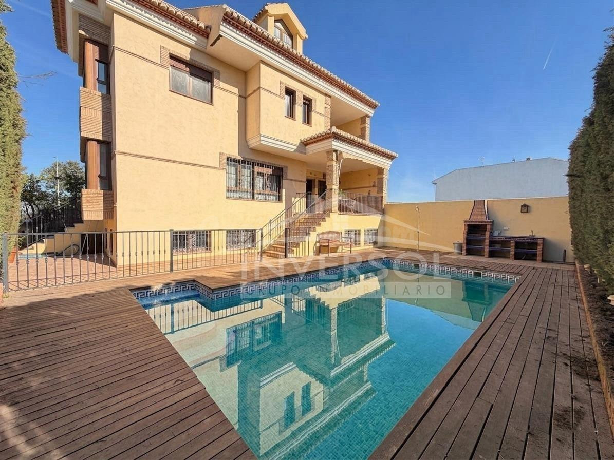 CHALET CON ENCANTO EN MARACENA
