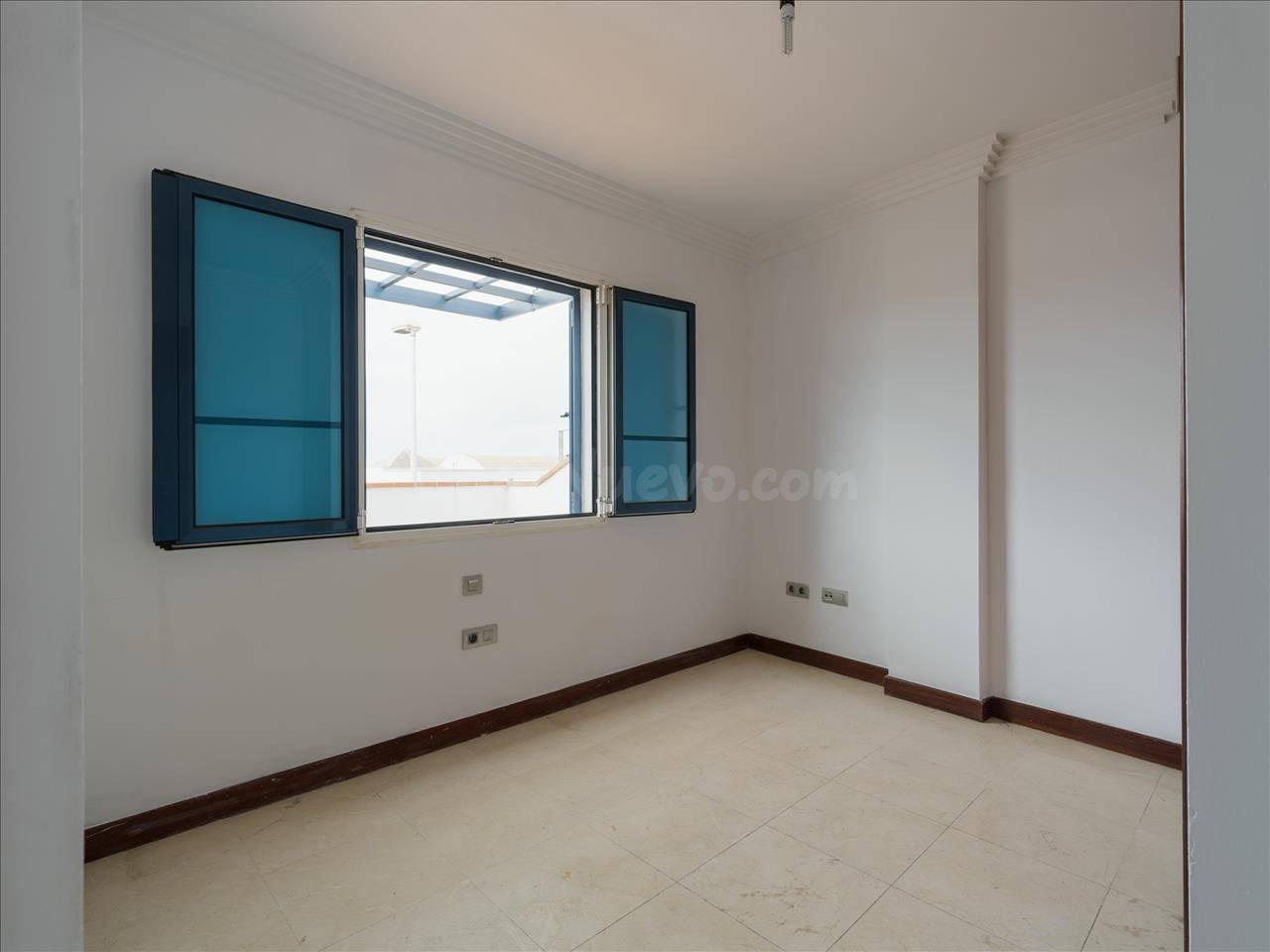 PISO | Terraza y vida junto al mar en Playa Honda - foto 3