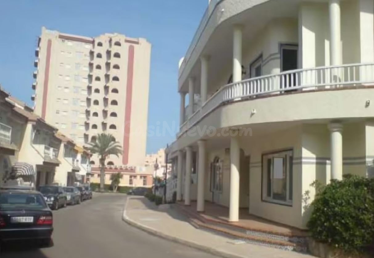 Local comercial 830m² en venta - La Manga del Mar Menor Cartagena Murcia