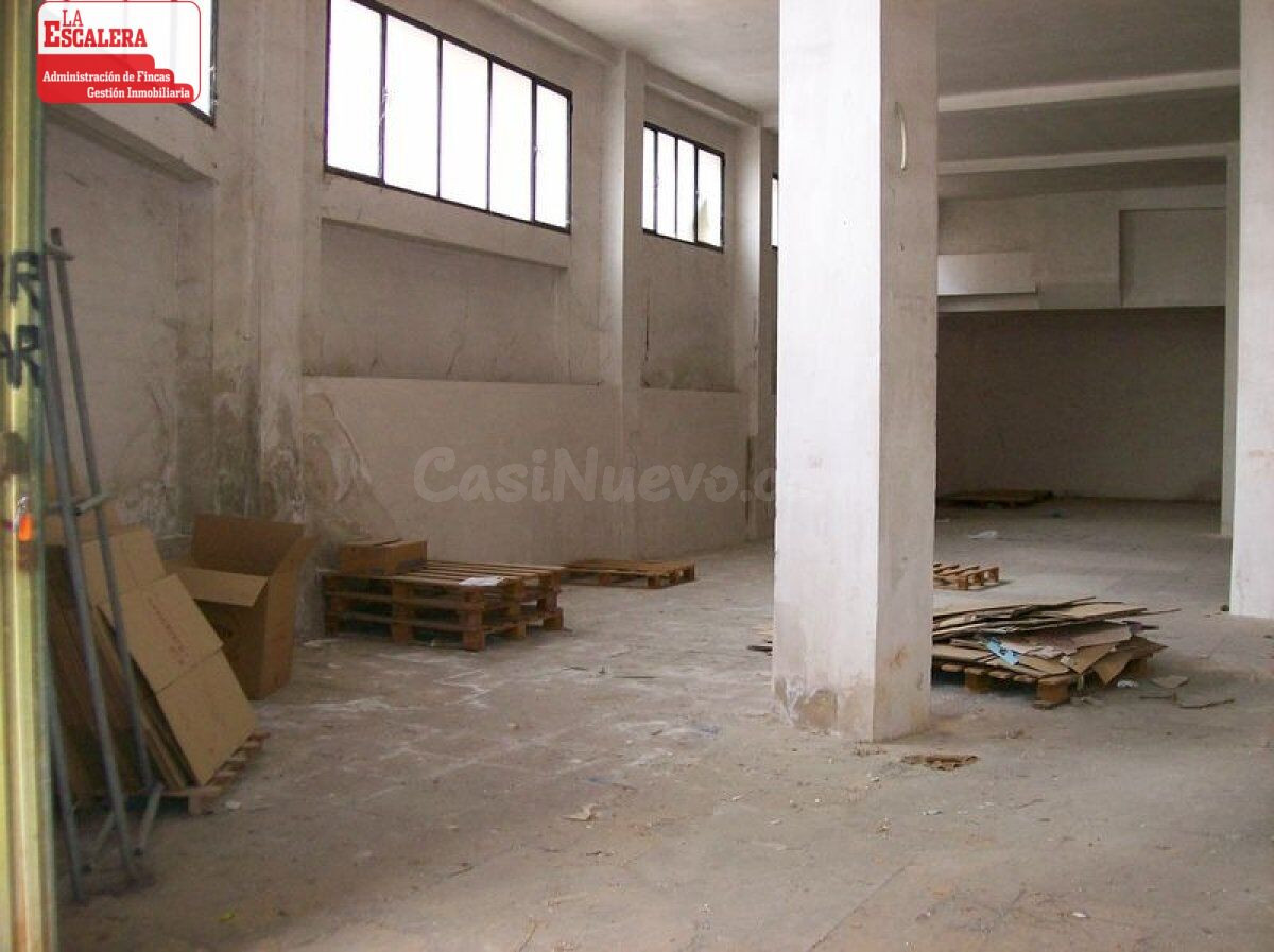 LOCAL EN ONIL DE 395M2