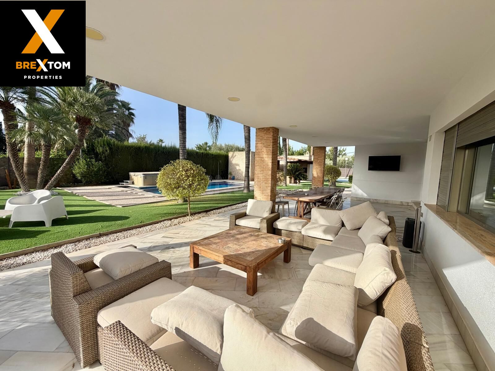 ESPECTACULAR CHALET DE 500 M2 CON PARCELA DE 2.030 M2 – MURCIA