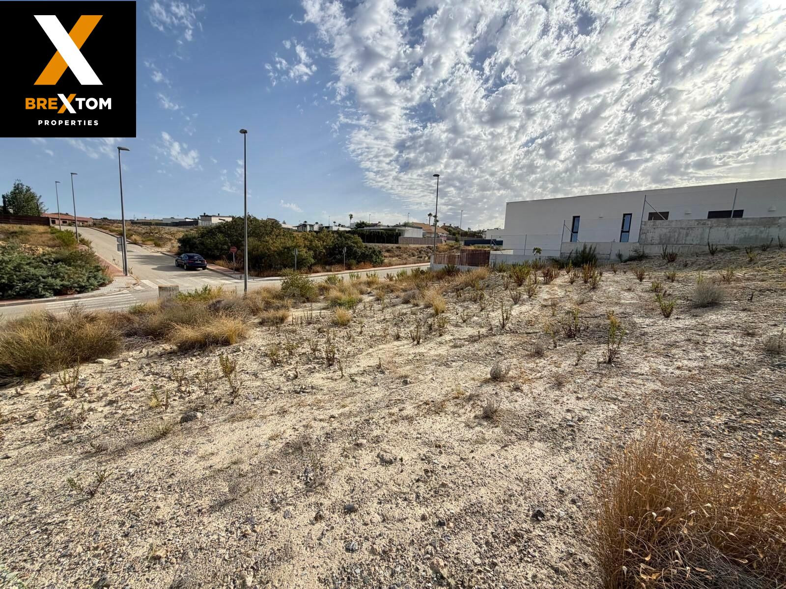 TERRENO URBANO EN EL CHORRICO CON PROYECTO Y LICENCIA DE OBRAS