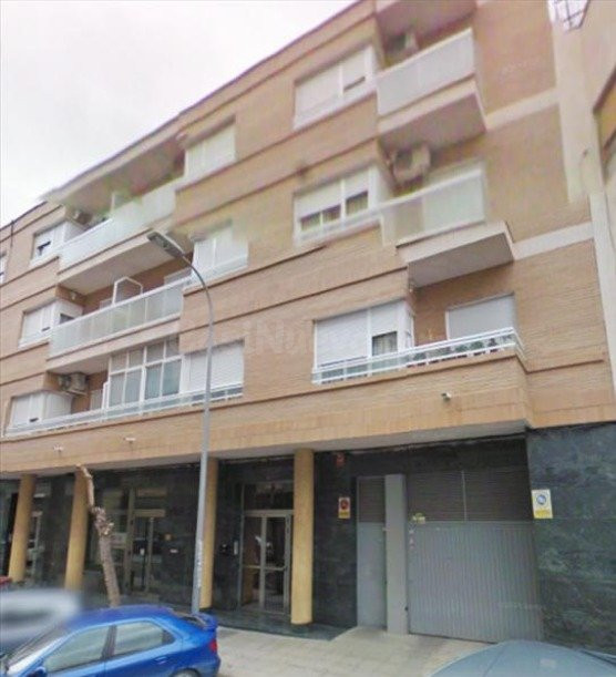 Local comercial en planta baja 394m2, bien situado