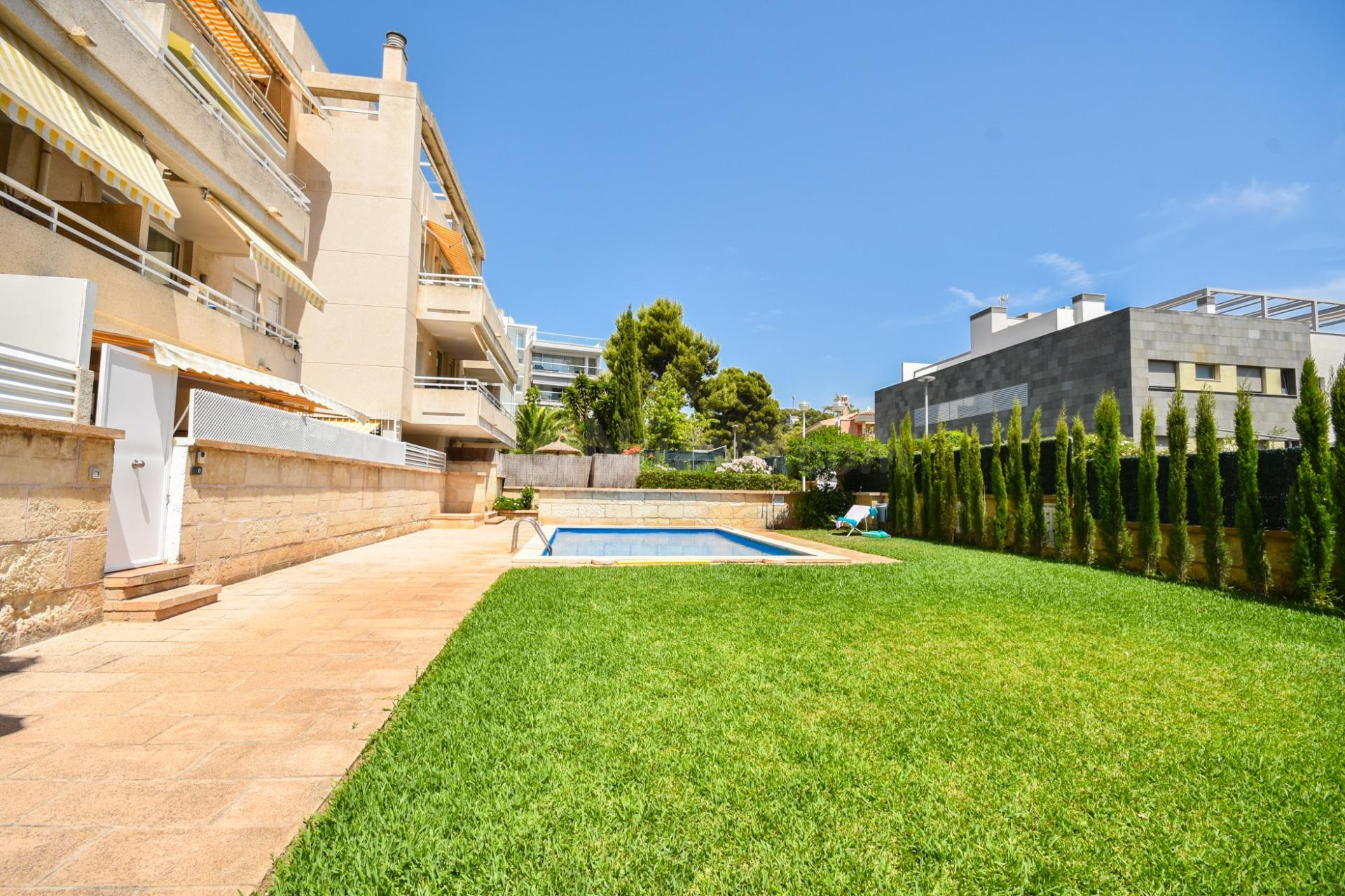 Confortable piso ubicado en una zona residencial de PORTALS, muy familiar y tranquila.