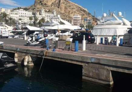 Se vende plaza de amarre en marina deportiva Alicante
