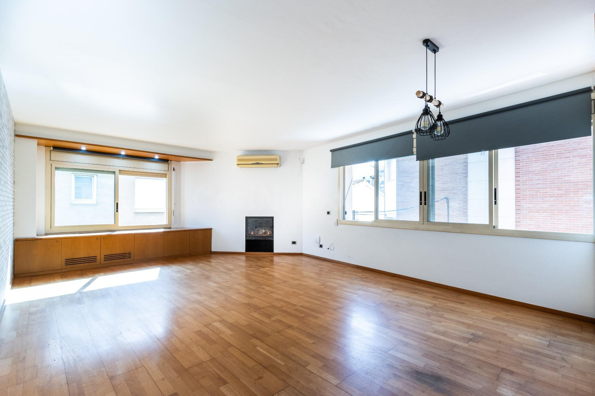 CASA ADOSADA CON GARAGE Y TERRAZA EN EL CENTRO - foto 5