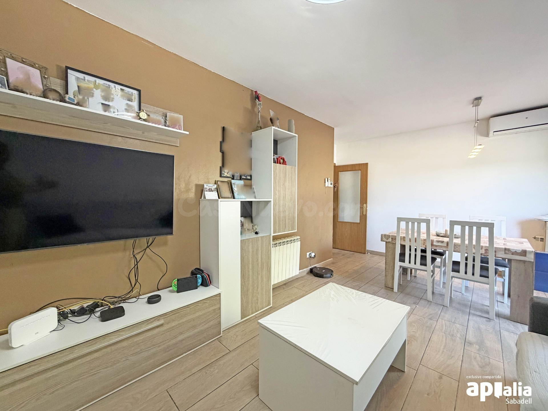 Piso de 3 habitaciones con balcón, parking y trastero en Parc Europa.