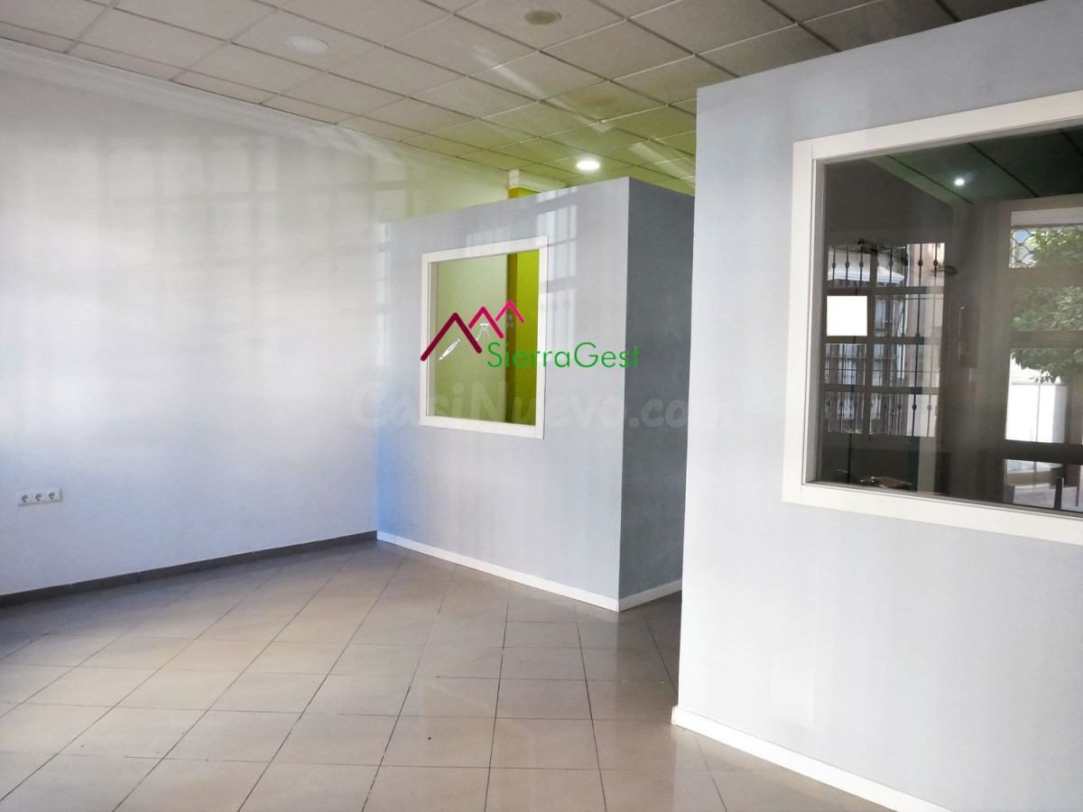 VENTA AMPLIO LOCAL BUENA ZONA