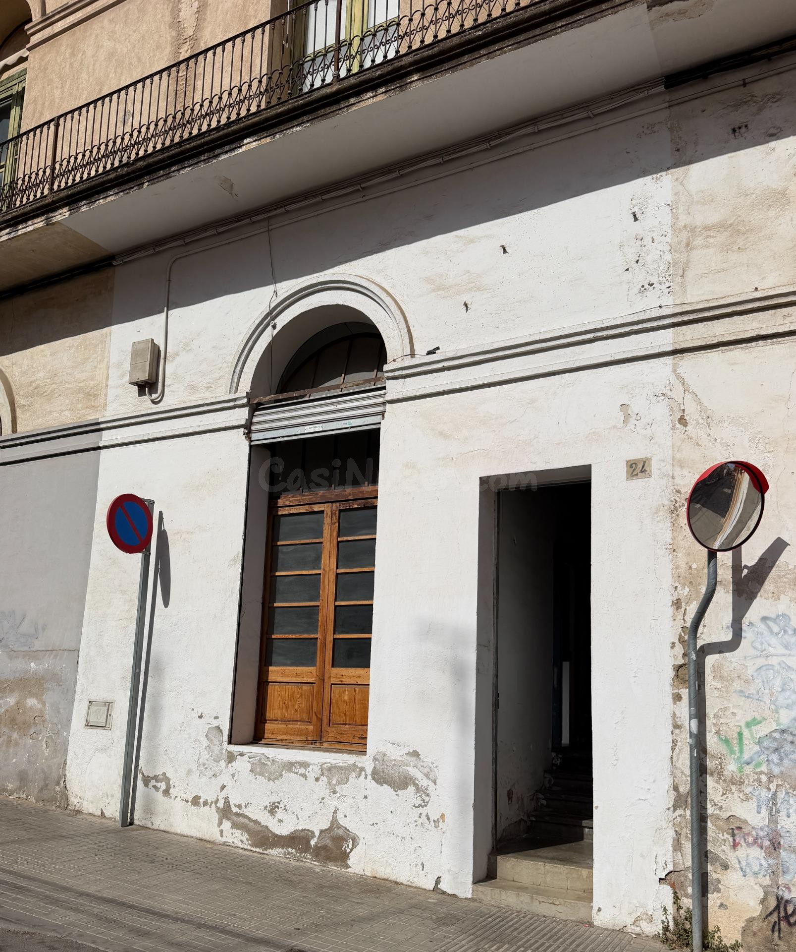 LOCAL CON TECHOS ALTOS Y TOTALMENTE DIÁFANO EN EL CENTRO DE MATARÓ