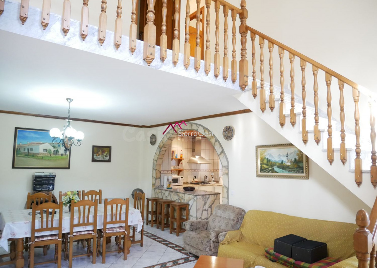 VENTA AMPLIA CASA PRADO DEL REY