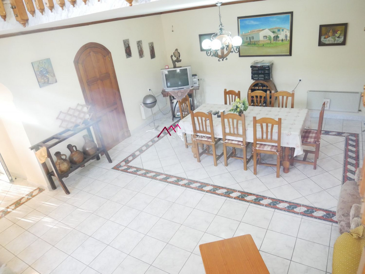 VENTA AMPLIA CASA PRADO DEL REY - foto 2