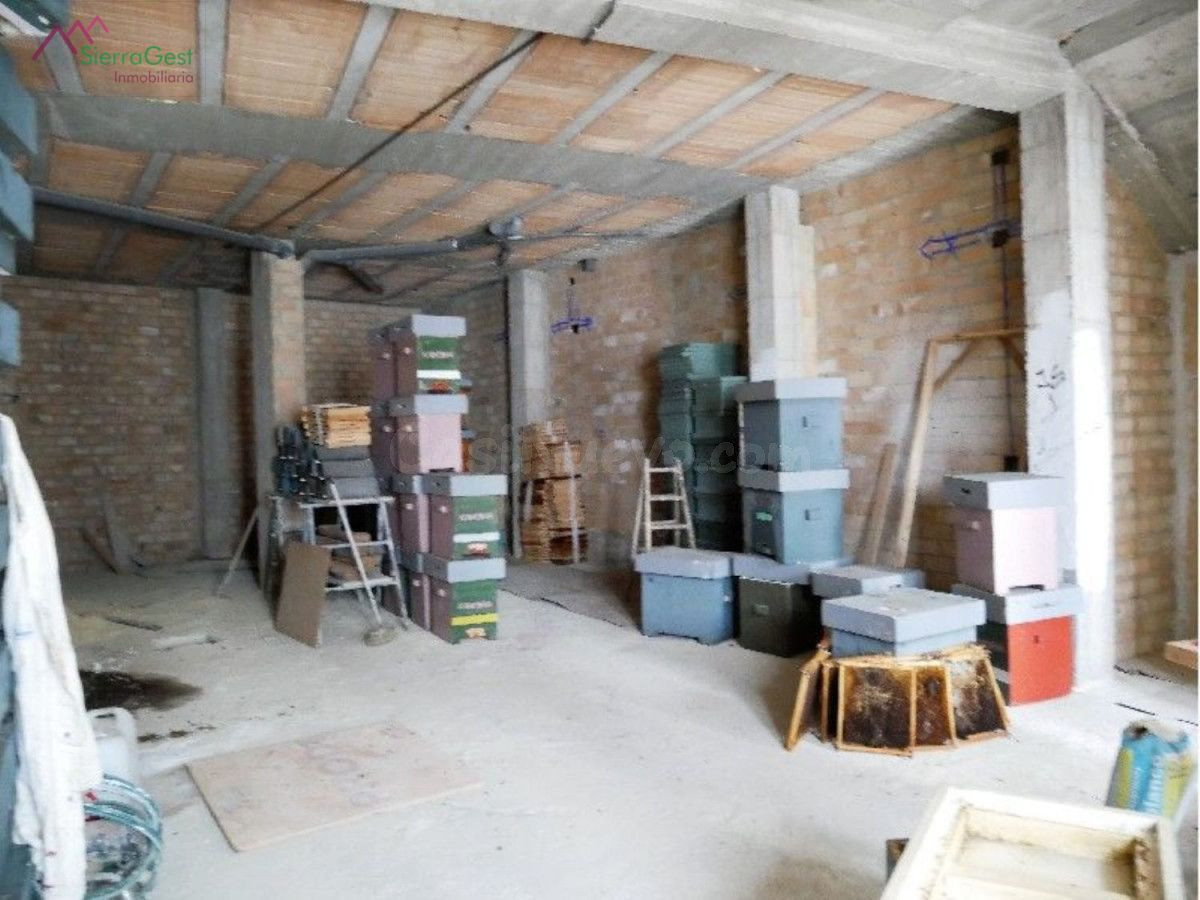 VENTA LOCAL COMERCIAL UBRIQUE. POSIBILIDAD VIVIENDA