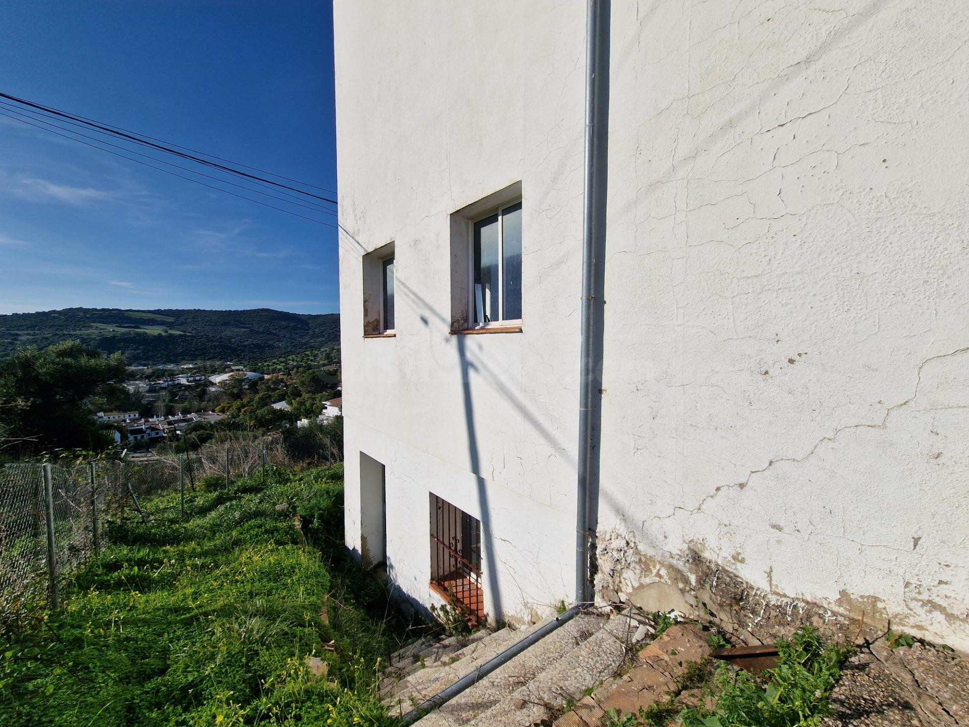 VENTA PISO PLANTA BAJA Y ESTUDIO EN BRUTO. EL BOSQUE - foto 2