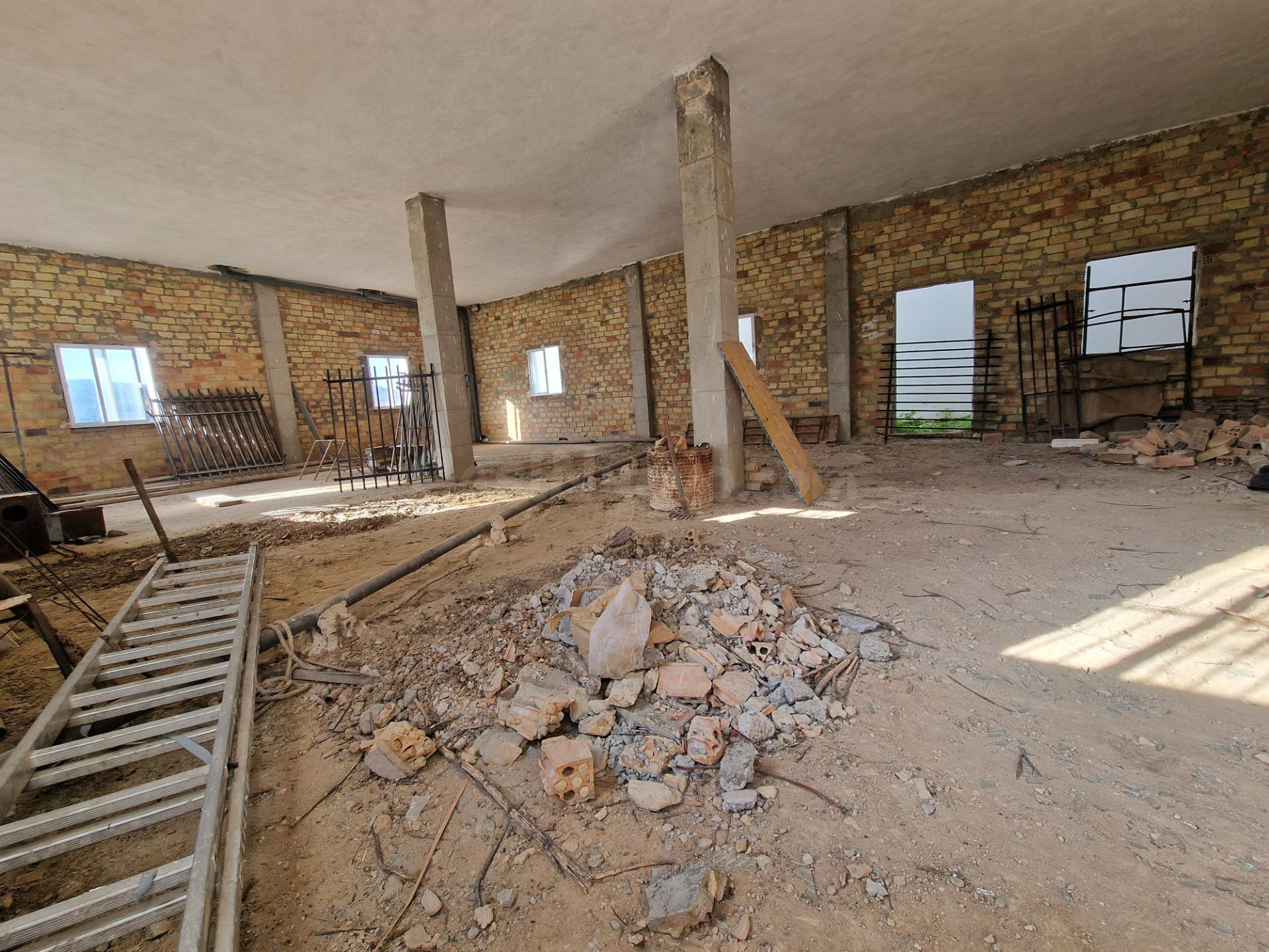 VENTA PISO PLANTA BAJA Y ESTUDIO EN BRUTO. EL BOSQUE - foto 5