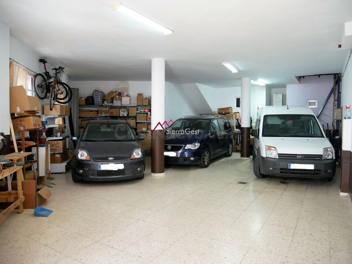 VENTA LOCAL COMERCIAL UBRIQUE