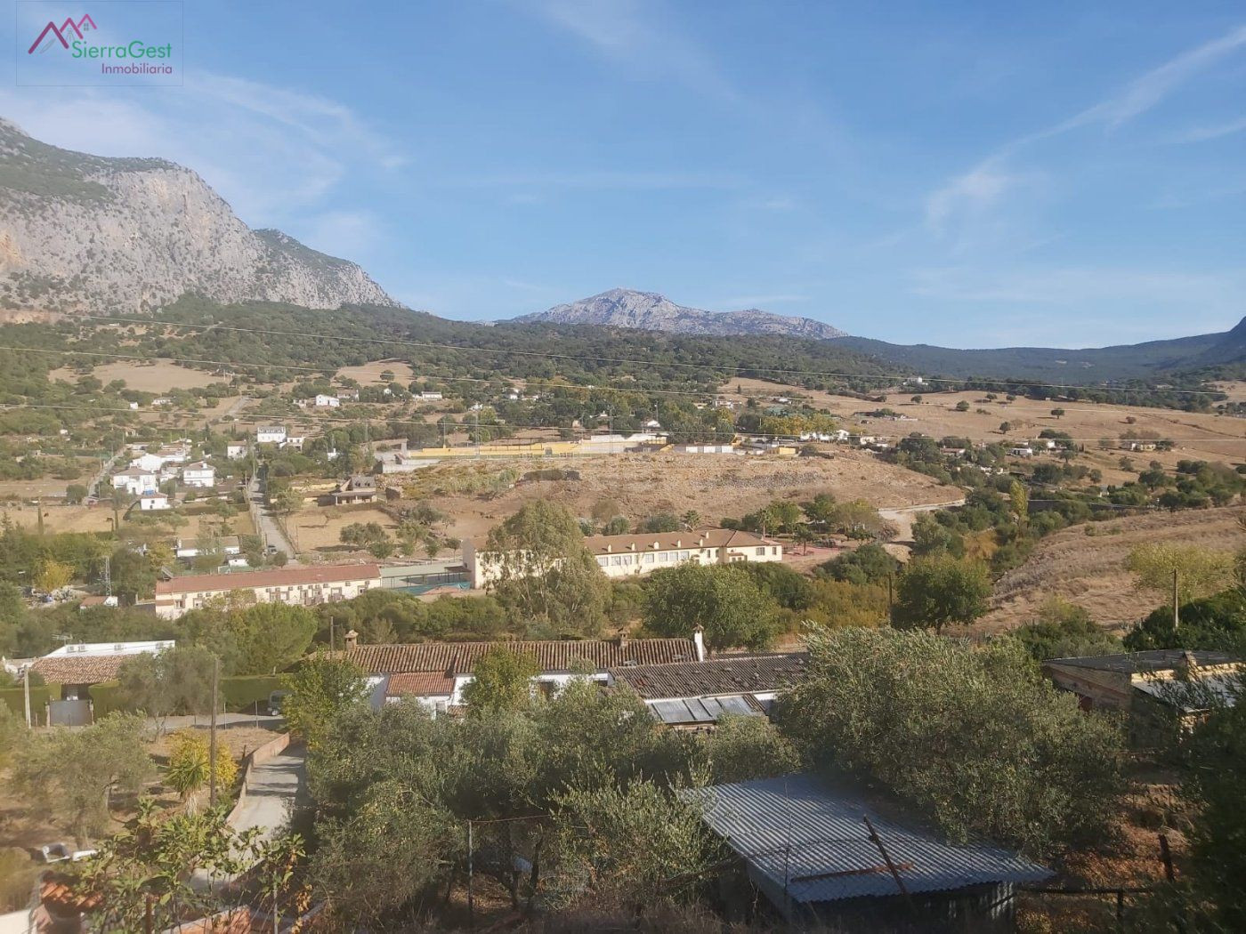 VENTA PARCELA + PISCINA UBRIQUE