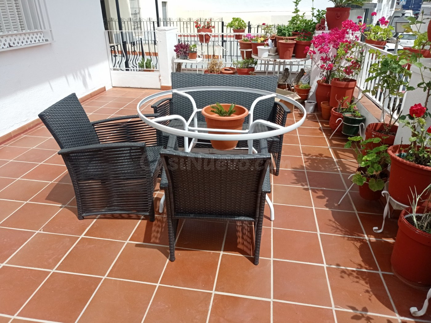 VENTA AMPLIA CASA CON TERRAZA