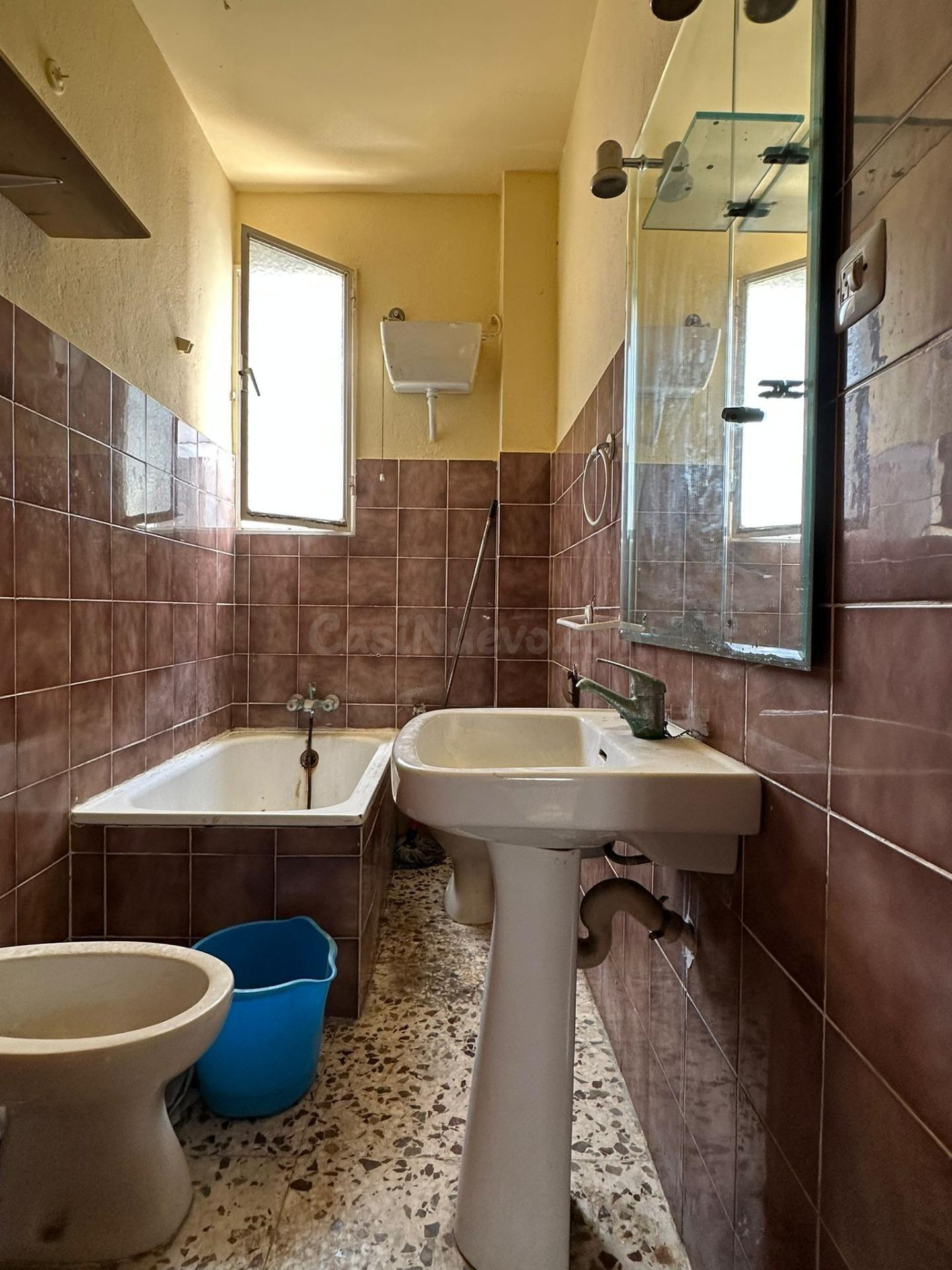 VENTA PISO CÉNTRICO PARA REFORMAR - foto 3