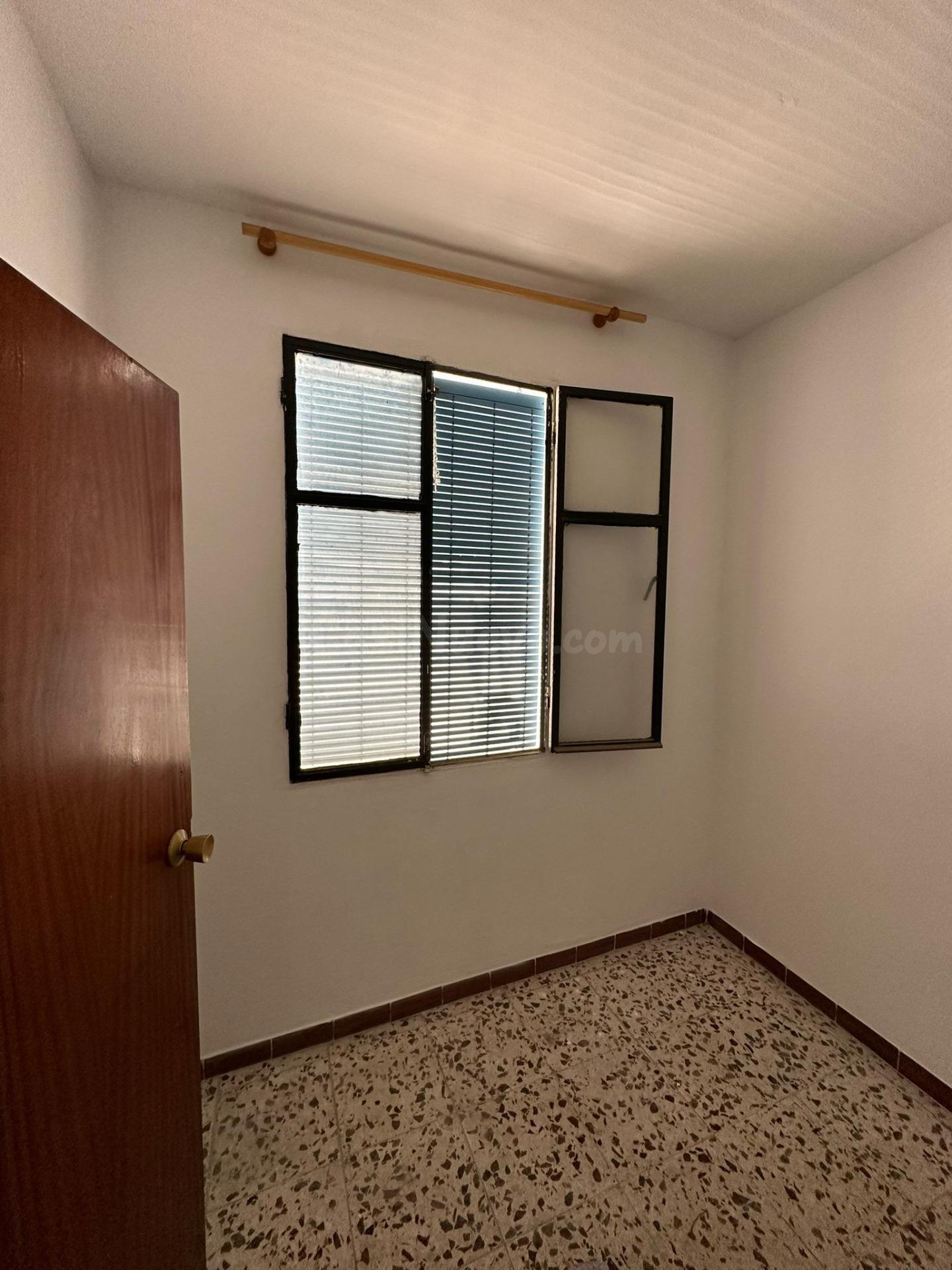 VENTA PISO CÉNTRICO PARA REFORMAR - foto 4