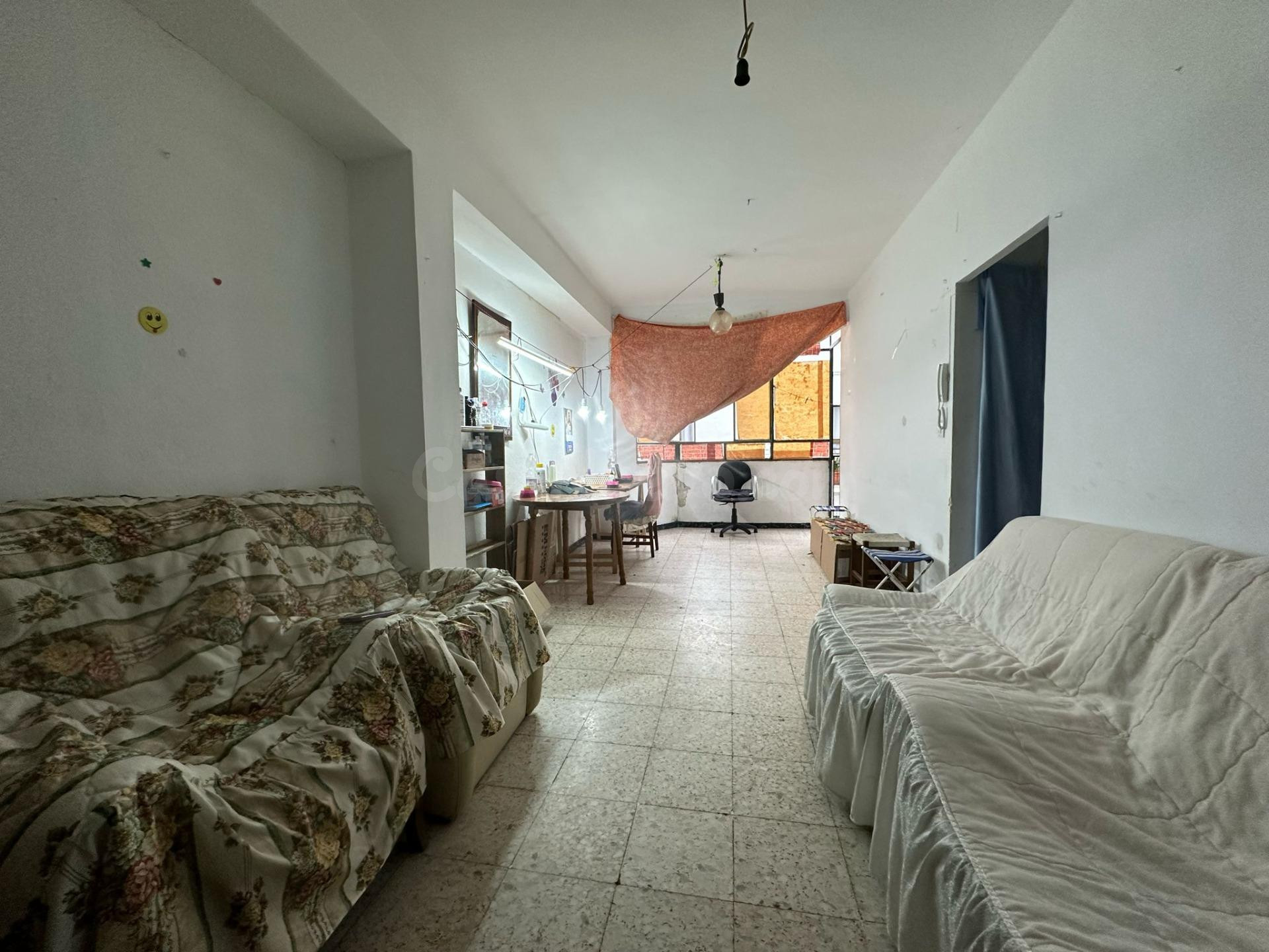 VENTA PISO CÉNTRICO PARA REFORMAR