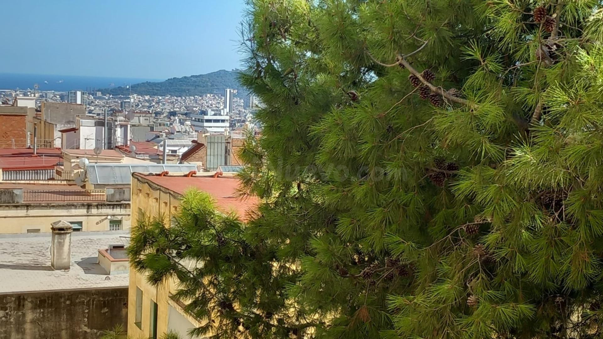 calle Sostres , piso de 91 m2 con 3 habitaciones 1 baño, para entrar a vivir