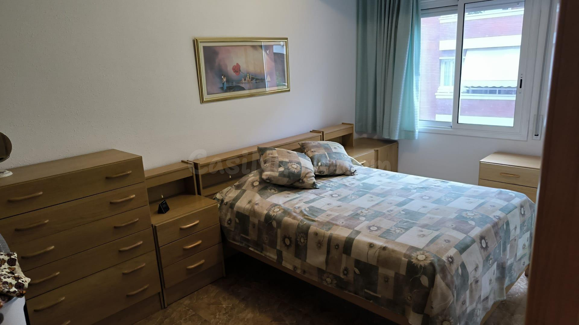 Amplio piso de 4 habitaciones junto a la estación en Vilanov - foto 2
