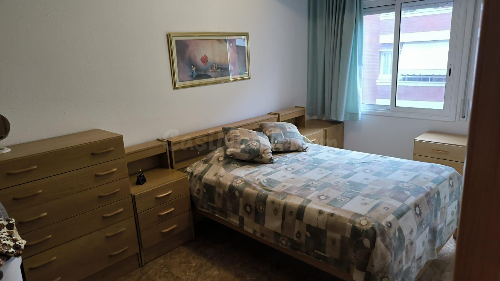 Amplio piso de 4 habitaciones junto a la estación en Vilanov - foto 3