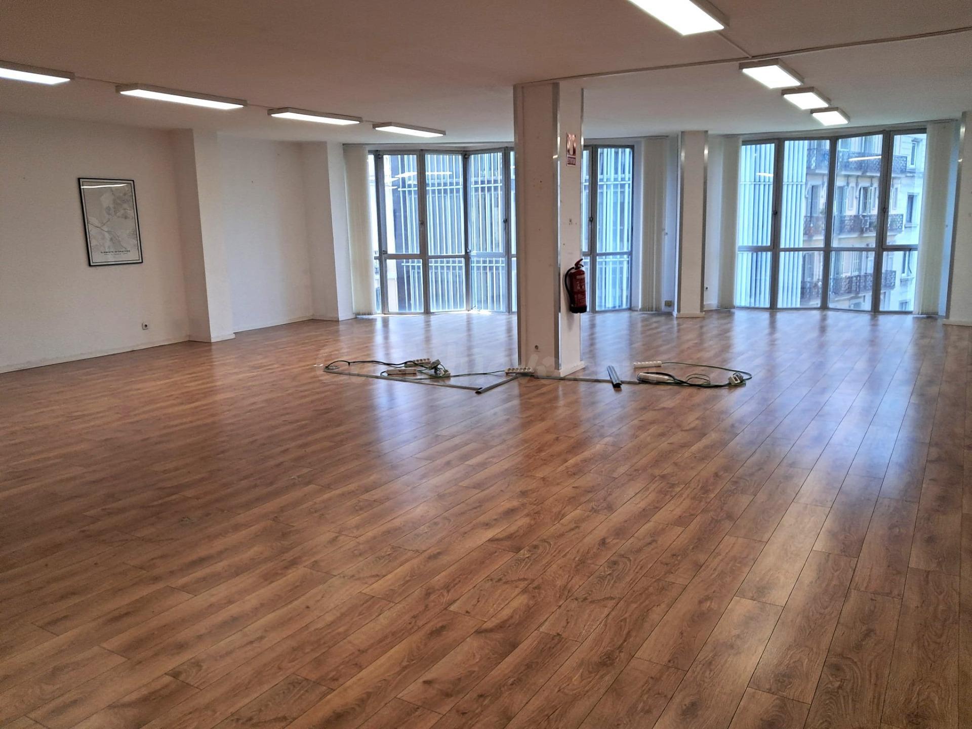 OFICINAS EN ALQUILER – PLAZA LETAMENDI (BARCELONA)