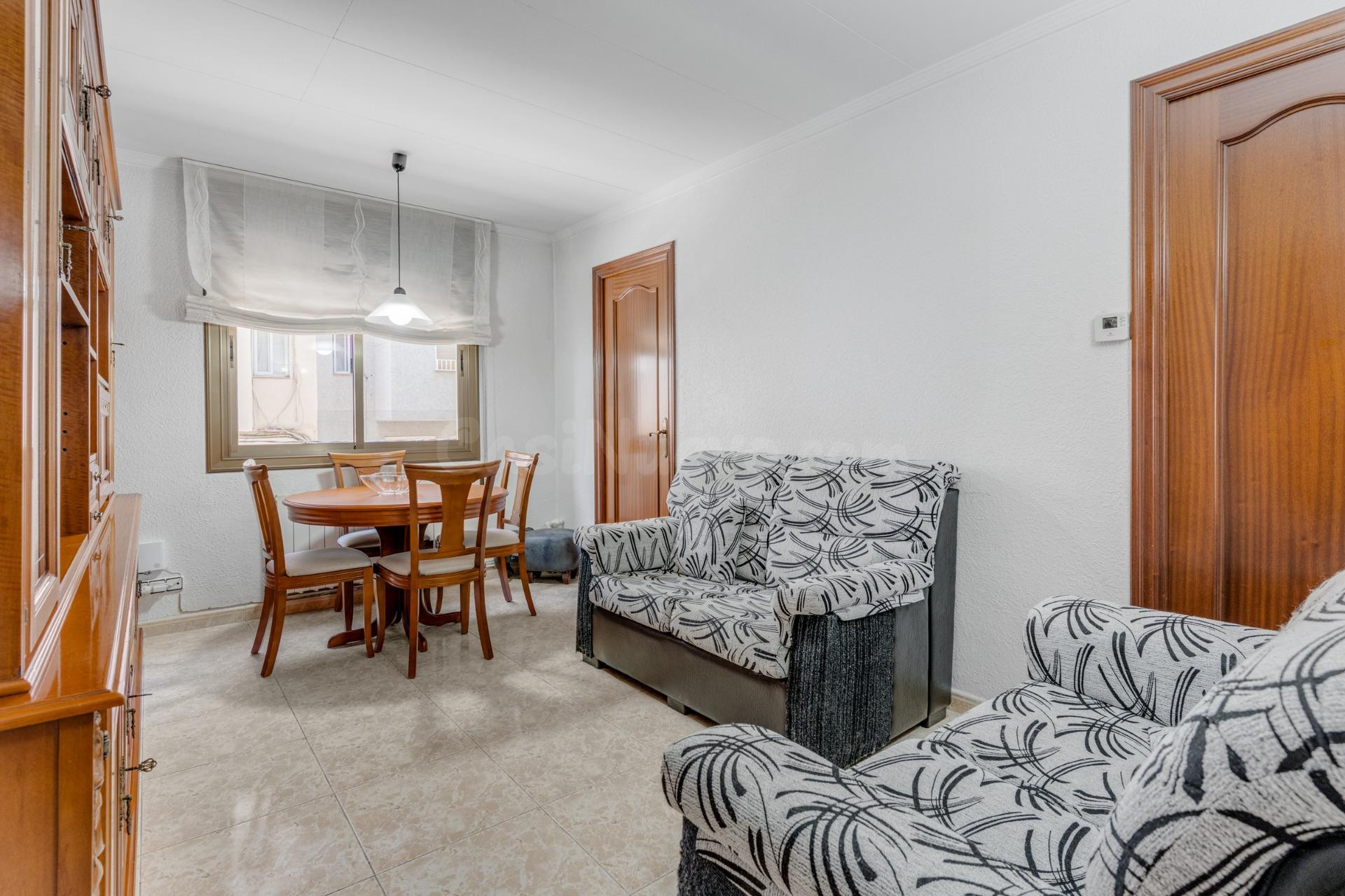 Vivienda bien comunidad con 3 habitaciones para entrar a vivir.