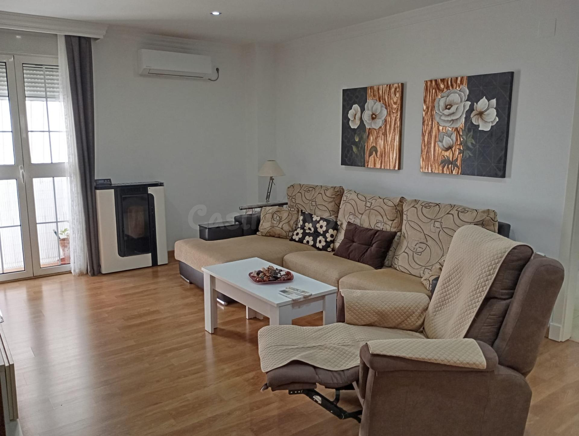 VENTA MAGNÍFICO PISO EN PLANTA BAJA REFORMADO - foto 2
