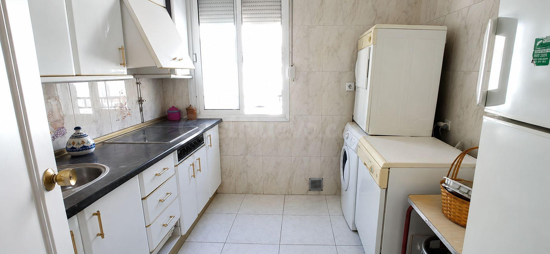 VENTA AMPLIO PISO CÉNTRICO - foto 3