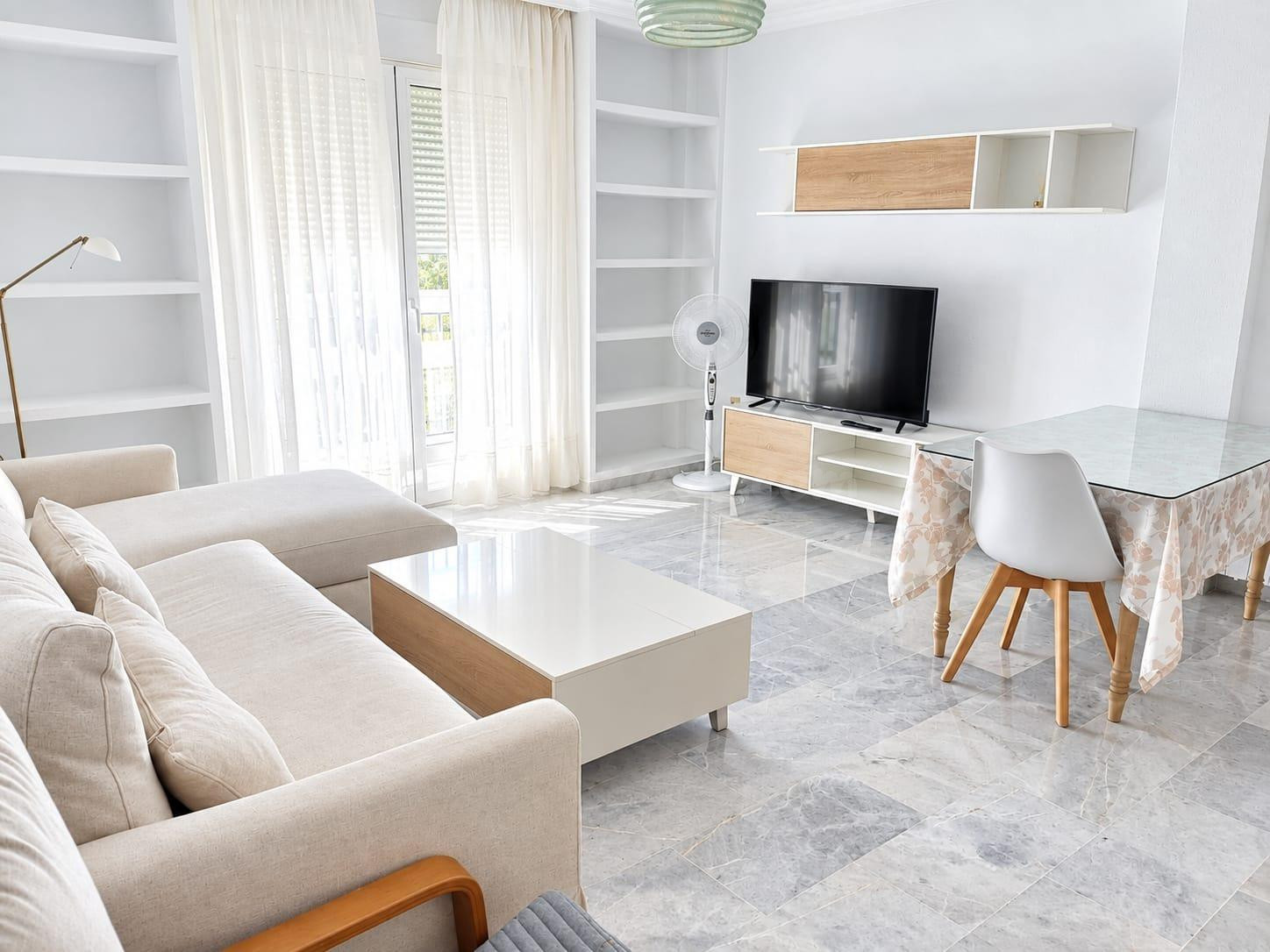 VENTA AMPLIO PISO EN RONDA CON GARAJE Y TRASTERO