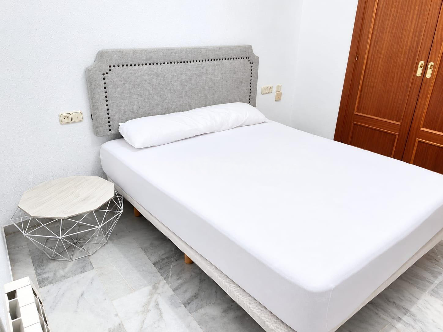 VENTA AMPLIO PISO EN RONDA CON GARAJE Y TRASTERO - foto 3
