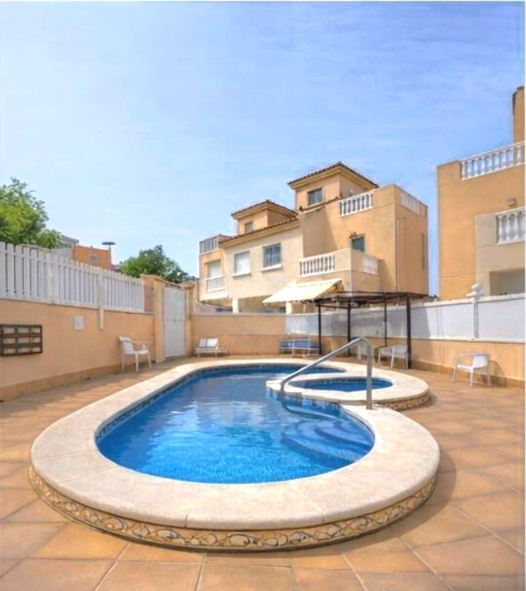 DÚPLEX EN TORREVIEJA/ALICANTE