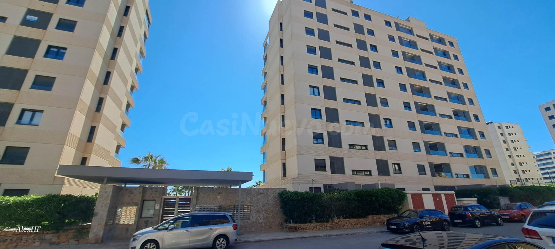 ¡Exclusivo Apartamento con Vistas al Mar en Punta Prima! ☀️