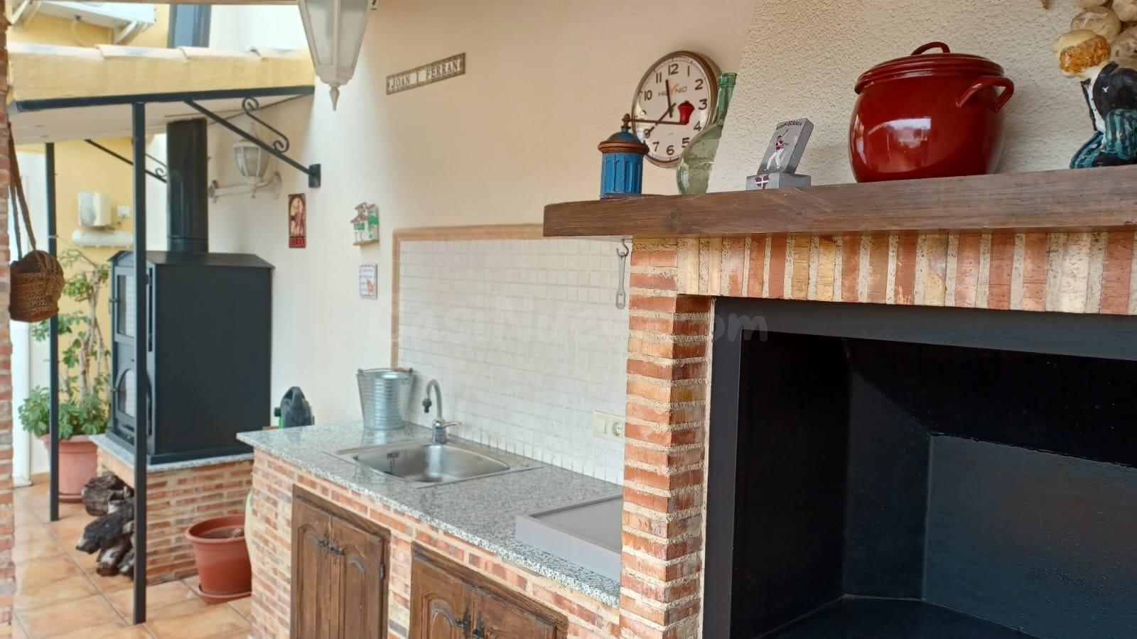 SE ALQUILA ESPECTACULAR CASA EN PETRER CON TERRAZA, PATIO CE - foto 4