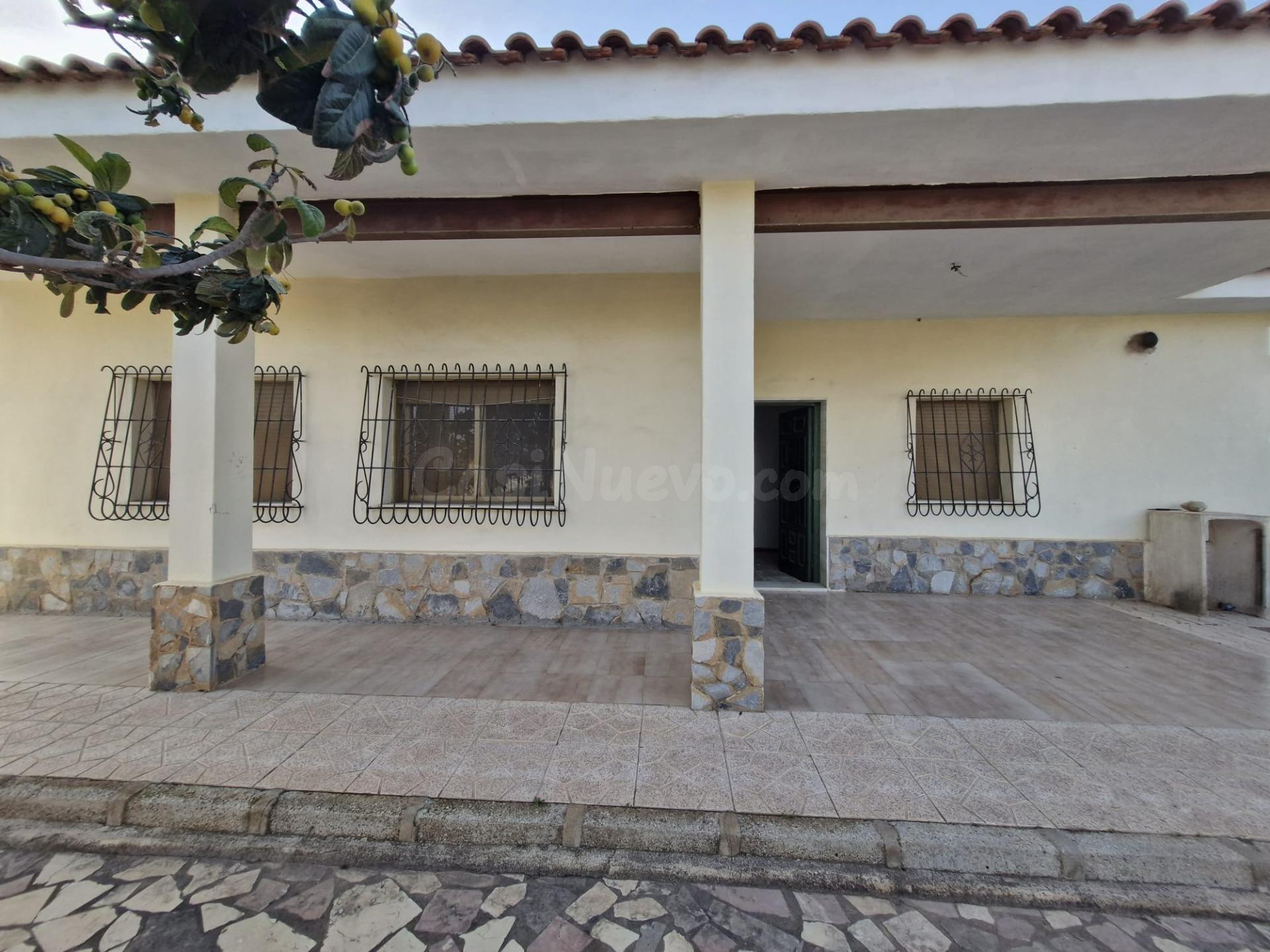 CHALET CON TERRENO URBANO INDEPENDIENTE EN ZONA DE PUEBLO EN - foto 2