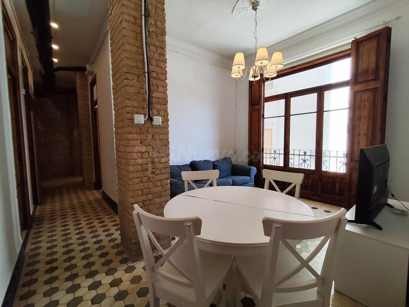 Atractivo piso en alquiler para estudiantes en el corazón de Valencia - Ciutat Vella